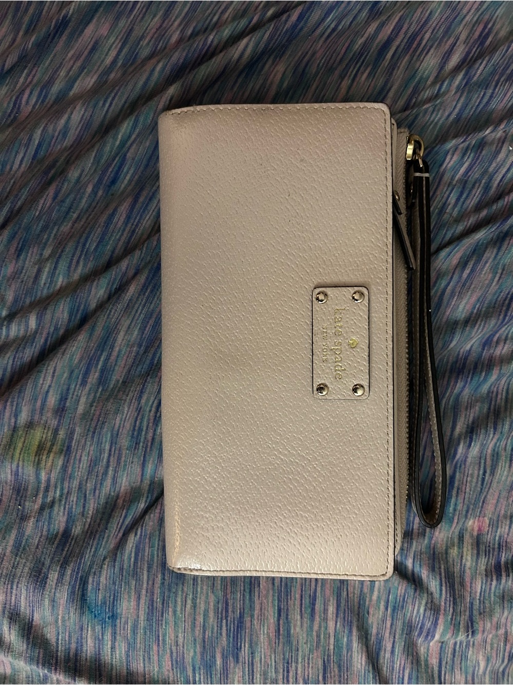 kate spade ivory pebbled leather wristlet clutch